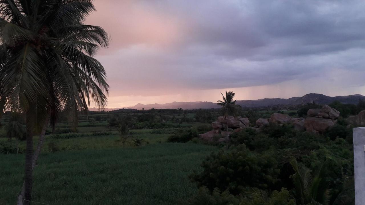 Vaibhav Home Stay Hampi Exterior photo